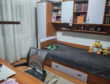 De vanzare apartament cu 2 camere, spatios, cu balcon, zona scolii nr1