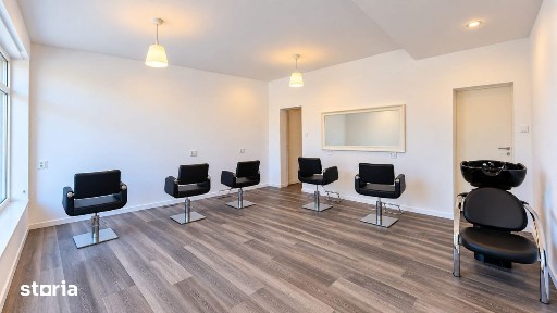 Spatiu comercial 52 mp | Salon Beauty / Barber echipat | Vitrina strad