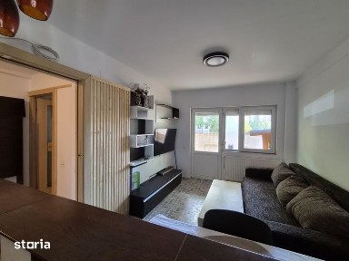 Inchiriez apartament 2 camere si curte