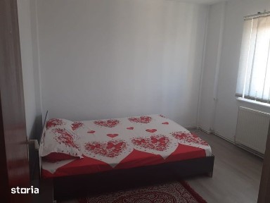 Inchiriez apartament