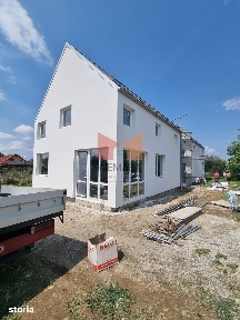 Casă Duplex fără pereți comuni -127 mp utili, 500 mp teren Sângeorgiu