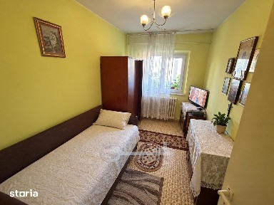 Apartament 3 camere de vânzare - Păcurari, zona Toma Cozma