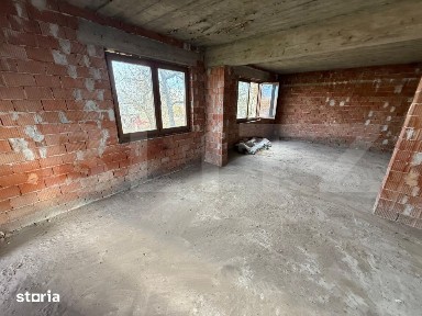 Casa cu 7 camere, 250 mp, zona Mesteacan (Halmeu)