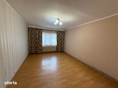 cv 16 Pasunii, apartament 3 camere decomandat, parter