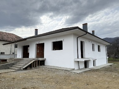 Casa noua in Calimanesti