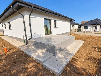 Casa de Vanzare Rediu, 95 mp utili, 334 mp teren, 4 Camere, Acces direct din Sos Rediu, Predare la Cheie, Langa Școală
