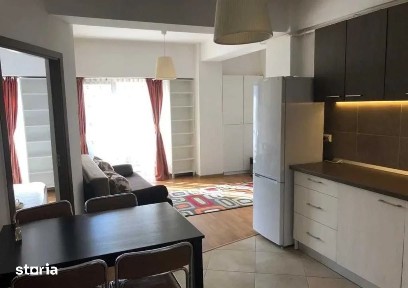 Apartament 2 camere, zona Plopilor, cu parcare