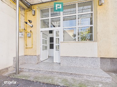 Imobil central cu destinație medicală, Arad