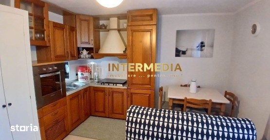 Apartament cu 2 camere, in Cetate zona Bulevard, bloc din caramida, et