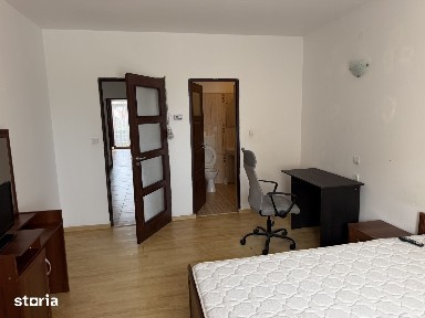 apartament 2 cam,balcon, parcare aproape de Shopping City
