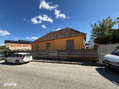 Casă pe teren 450 mp, la 2 străzi, utilități,Sibiu proprietar