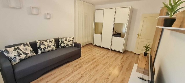 Particular, inchiriez 2 camere, decomandat, parter, Molidului, Racadau, Brasov