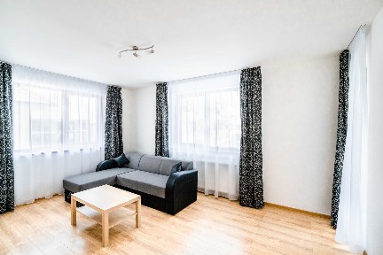 Apartament 2 camere spatios, calduros si luminos