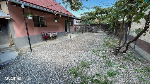 Casă de vânzare - Com. Gura Văii