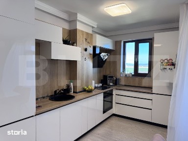 Apartament cu 3 camere, 82.80, zona Albert