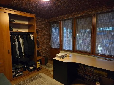 Vand/schimb apartament cu 3 camere zona centrala cu apartament/casa cu 2 camere cu garaj inclus