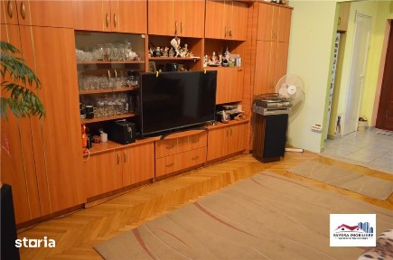 Apartament 3 Camere de Vanzare Zona Tudor