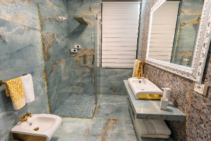 Proprietate Premium de vânzare | 142 MP | Ultracentral - STR. EROILOR | Autorizată pentru regim hotelier