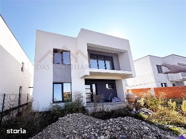 Casa moderna, semifinisata, cu 4,6 ari teren, in Sasar