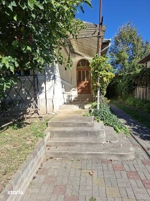 Casa 3 camere in zona linistita