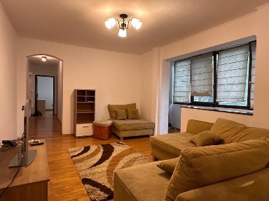 Proprietar, inchiriez apartament 3 camere