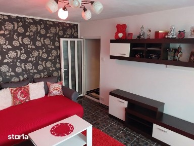 Apartament complet mobilat zona buna 1 decembrie