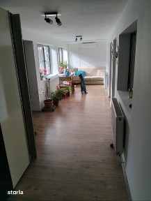 vand casa 2 camere din caramda zona maracineni
