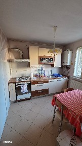 Vând casă cu teren în cartierul Iris