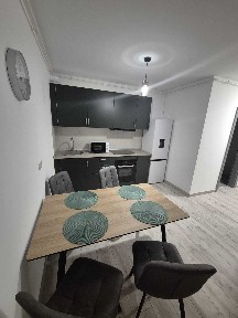 Închiriez apartament 2 camere Adora Park