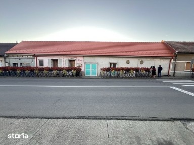 Casa / spatiu comercial de vanzare