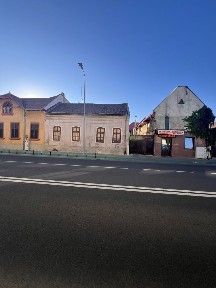Casă cu curte pe Bd. Ferdinand I, Alba Iulia - zonă centrală, ideală pentru locuire sau activitate comercială