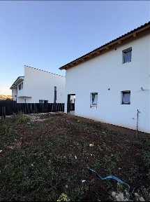 Duplex de vanzare Cetate - Zona piata