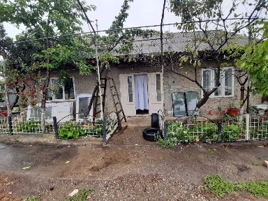 Casă + Teren generos 1.100 mp în Tecuci - Str. Dacia