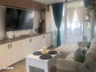Vând apartament 3 camere în Hunedoara, zona OM-Q-uri, 78mp.