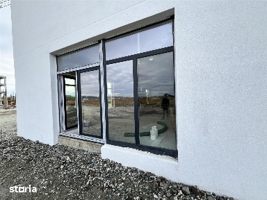 Spatiu comercial 80 mp cu vitrina la strada - 4 locuri de parcare