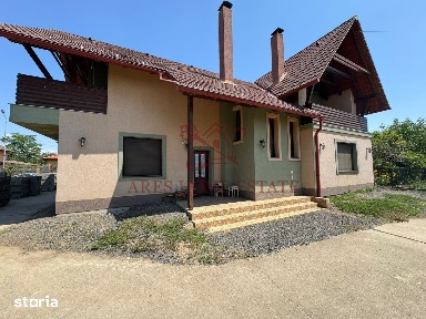 Casă spațioasă, 6 camere, teren 947 mp - Giarmata Vii, comision 0