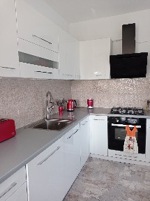 Casa de vanzare sau de inchiriat. Casa este frumoasa,moderna, finisaje de calitate, P+M Tautii Magheraus.