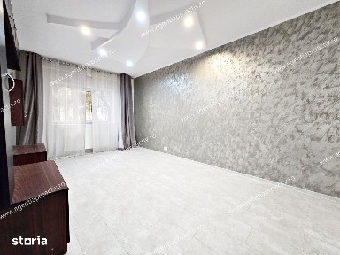 Apartament cu 3 camere, pretabil și pentru activitati comerciale.