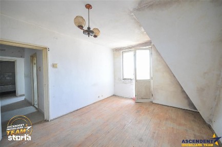 FILM! 2 camere decomandat, Central Covasna, balcon generos, priveliste