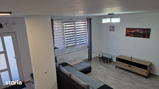Casa 4 camere 84 mp utili curte privata balcon parcare Zona Triajului