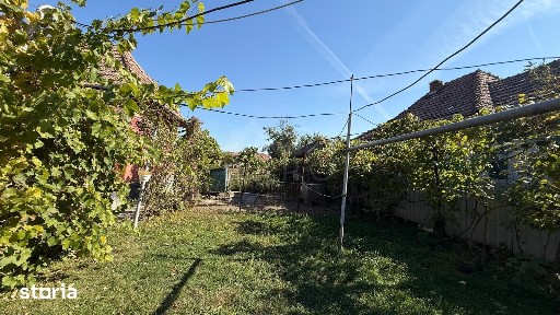 Casă în Ungheni preț 75.000. 1100 mp teren