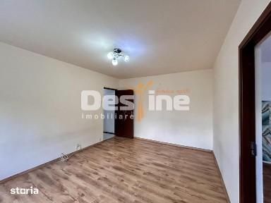 Apartament 2 camere, etaj 1, balcon, Vest, Ploiesti