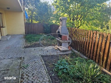 Casa cu 5 camere, garaj si curte in Andrei Muresanu