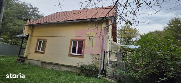 Cabana de vânzare în Bușteni - vedere spre Caraiman și 650 mp de teren