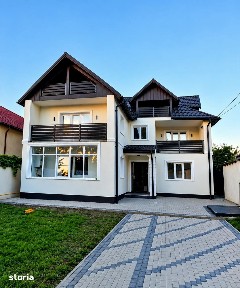 Vilă Casă Modernă P+E+M în Roman NT