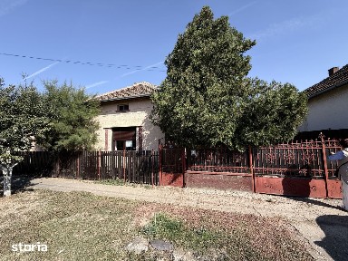 CASĂ cu 3 camere, 3.417 MP TEREN ÎN Comuna PETREȘTI