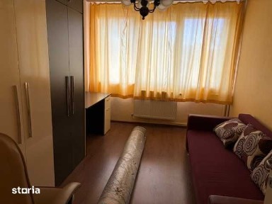 Închiriez apartament 3 camere et 1, decomandat direct de la proprietar