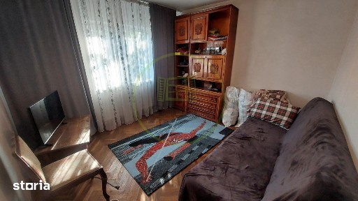 Apartament 3 camere, decomandat, parter, cartierul 1 Mai, zona Pelenda