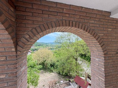Casa deosebita Bujoreni