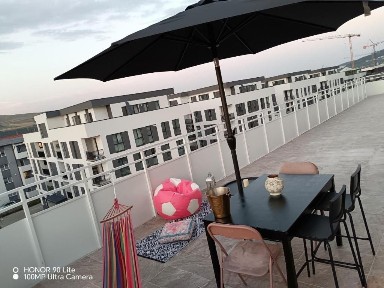 Închiriez Penthouses cu terasă
